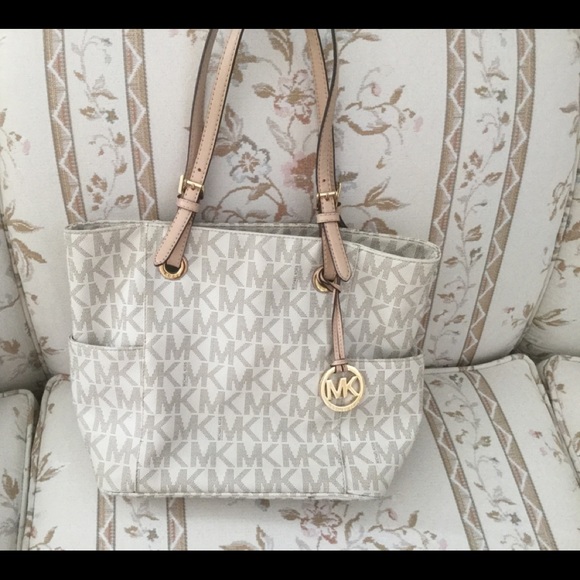 Women’s MICHAEL Kors Signature Tote Bag - Picture 1 of 8
